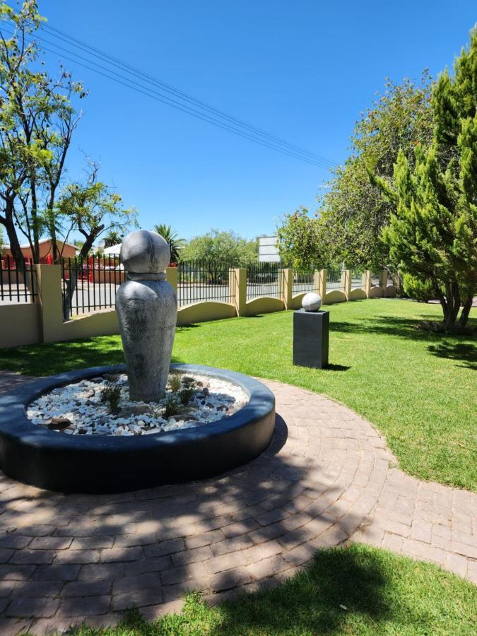 Garden Corner Guesthouse Beaufort West Kültér fotó